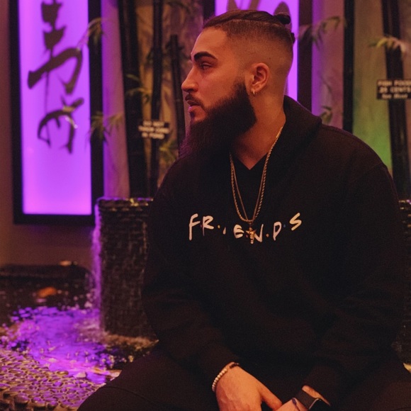 Meet your Posher, Nicolas - Picture 1 of 1